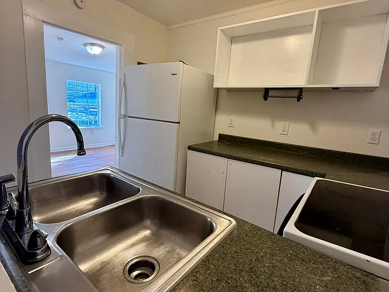 3208 Dodds Ave — Photo 8