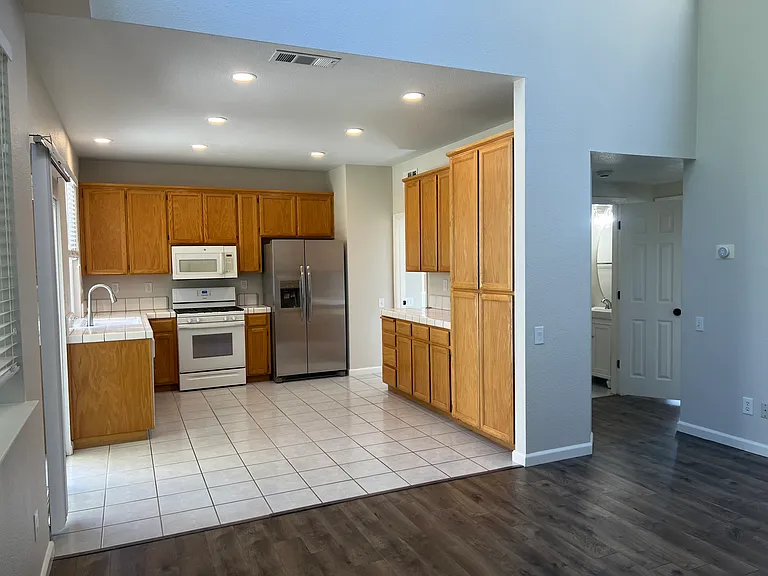 582 Mural Ln #A — Photo 10