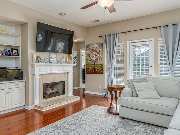 3rd image of 9319 Bristlecone Dr