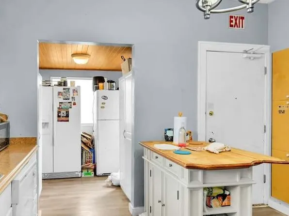 4715 19th Ave NE, Seattle, WA 98105