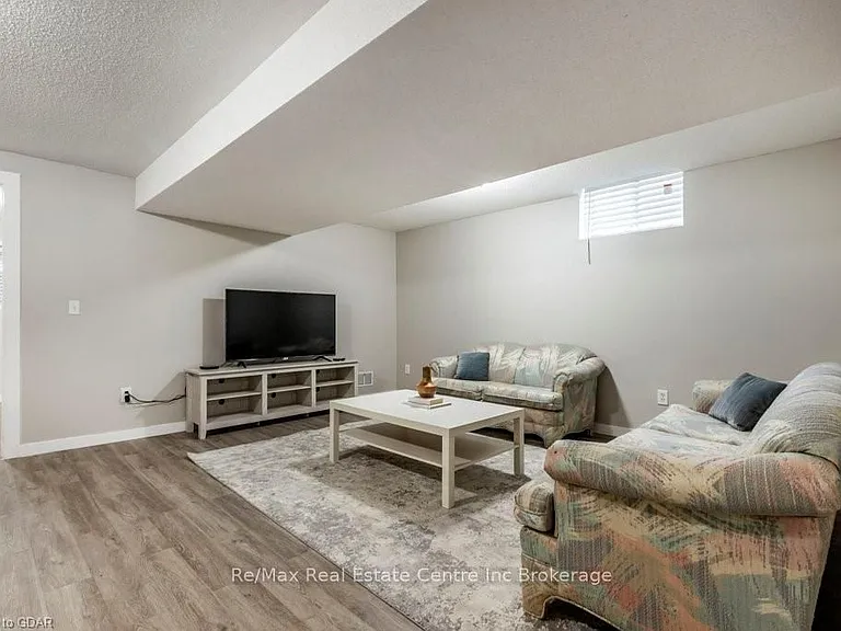 29 Porter Dr — Photo 12