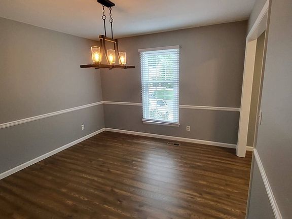 4th image of 3745 NE Beechwood Dr
