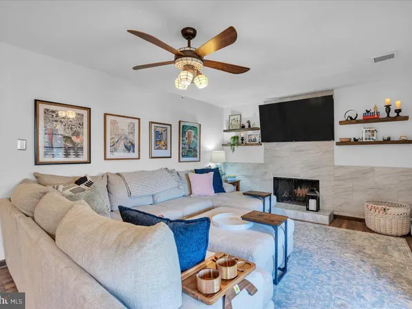 176 Centura, Cherry Hill, NJ 08003