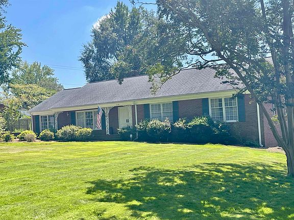 3rd image of 228 Pineville Rd