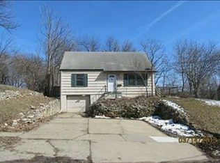 2317 26th St, Des Moines, IA 50310