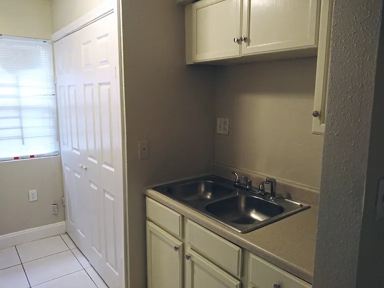 7667 Avon Park Blvd — Photo 2