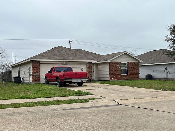 3rd image of 230 Meadowcrest Dr
