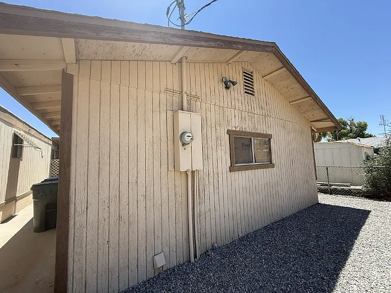 2111 Santa Cruz Ave — Photo 31