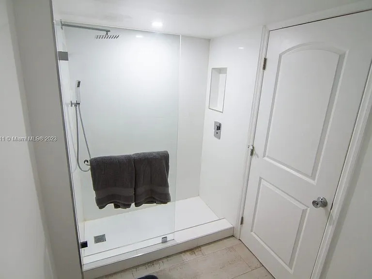 753 Michigan Ave #3A — Photo 11