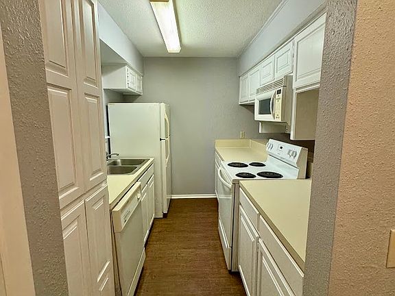 3rd image of 1305 W Villa Maria Rd APT F-202