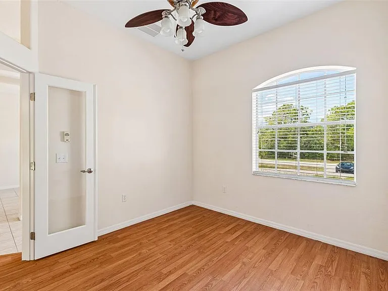 37 Greenpark Blvd — Photo 12