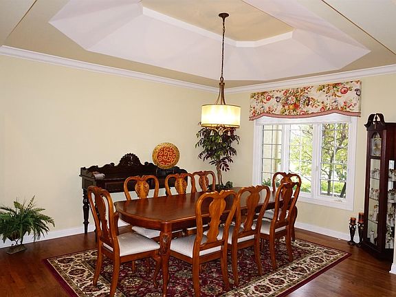 5th image of 8098 Carnaby Ln