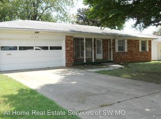 2108 S Dollison Ave, Springfield, MO 65807