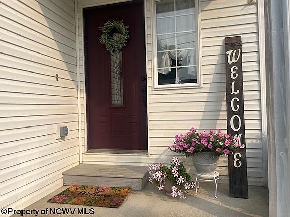 3rd image of 2606 Serene Dr