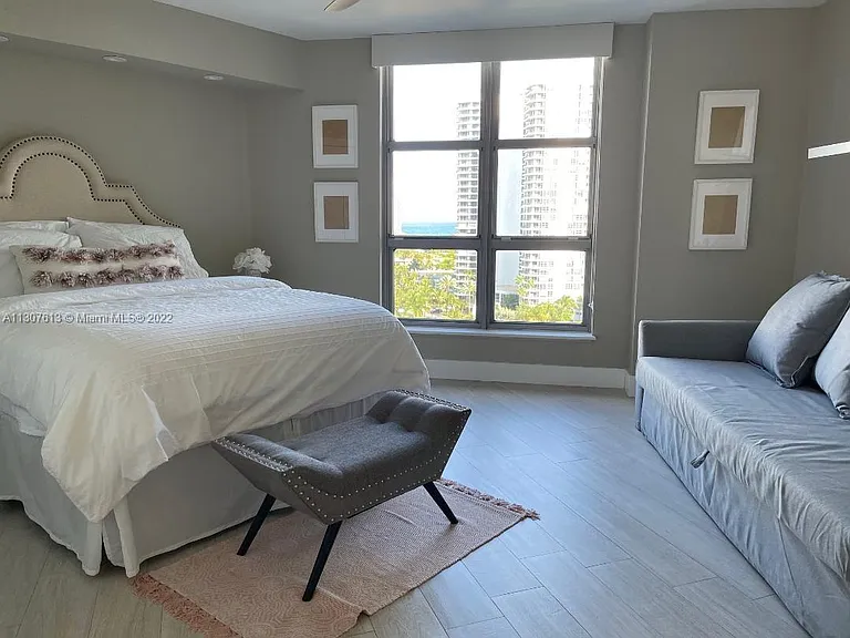 3500 Mystic Pointe Dr #1507 — Photo 10