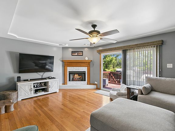 4th image of 15931 Blackwater Ct