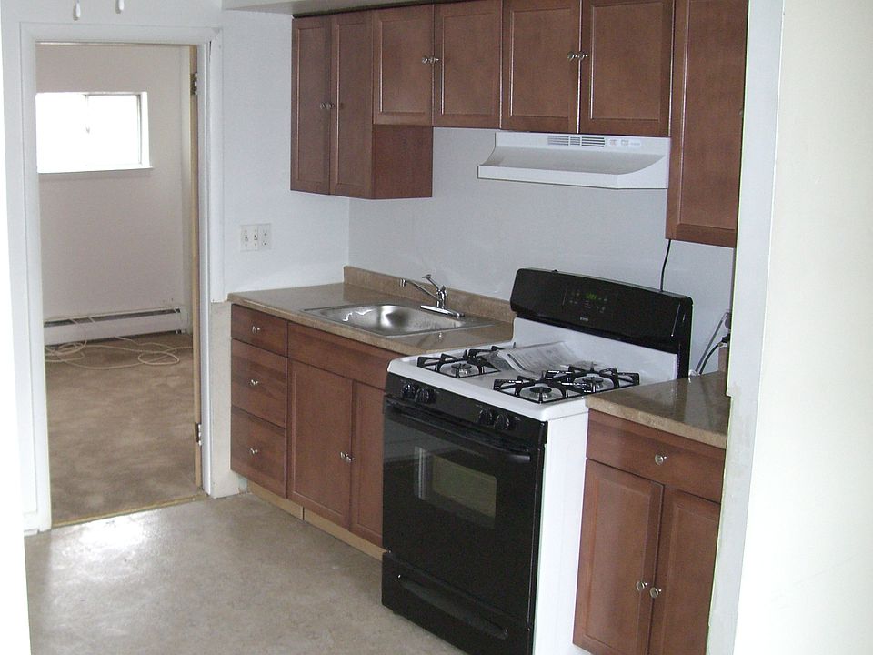 2nd image of 6016 N Warnock St APT C