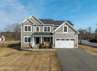 842 Pearse Rd, Schenectady, NY 12309