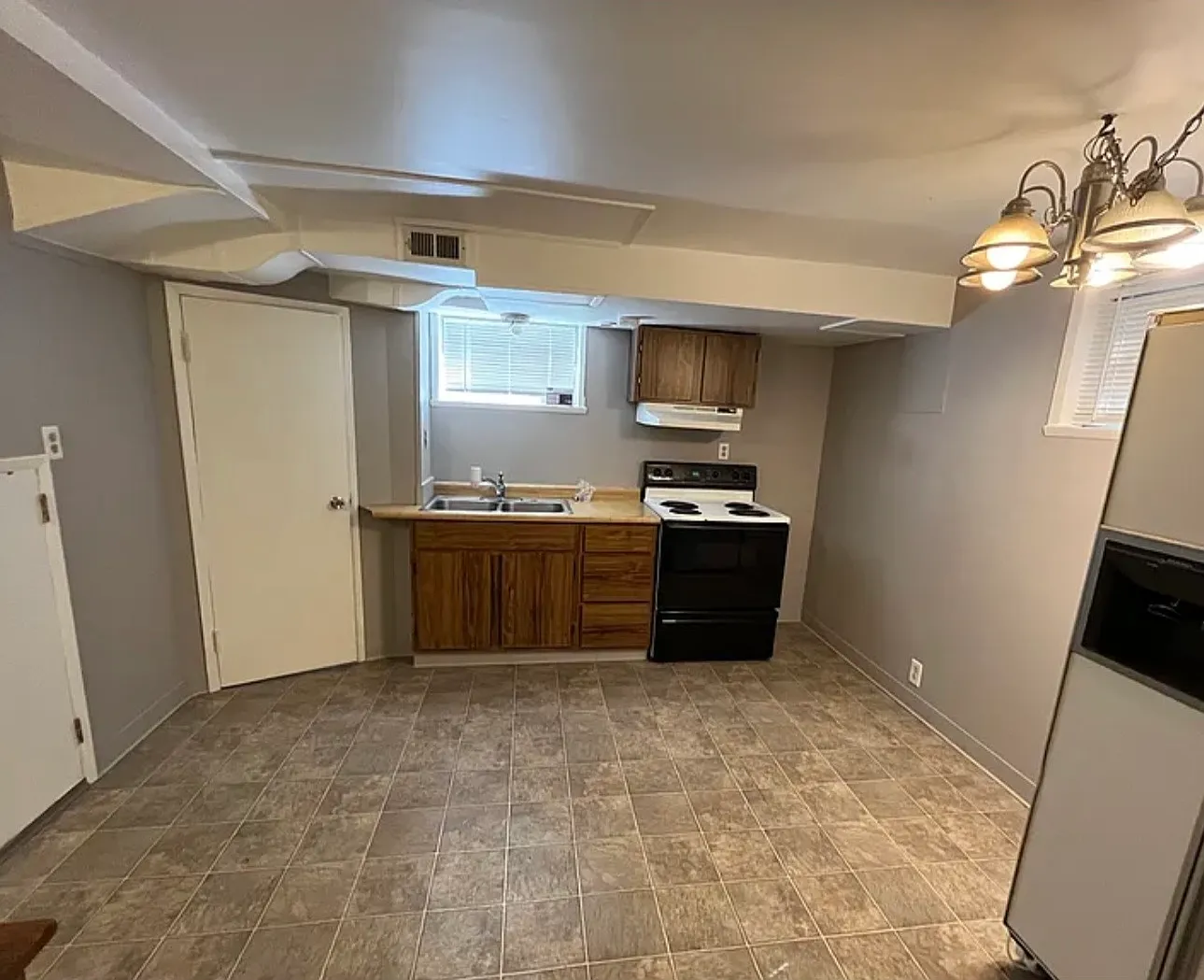 1 bed, 650 sqft, $1,350 — Photo 3