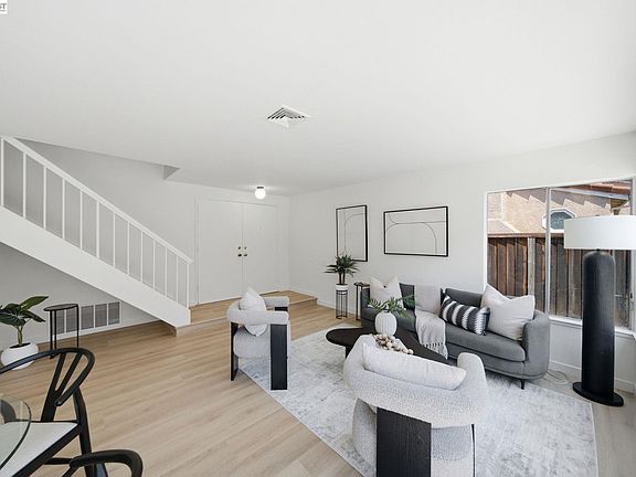 3rd image of 1132 Fabian Way