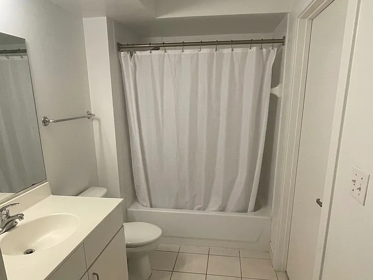1000 New Jersey Ave SE #827 — Photo 8