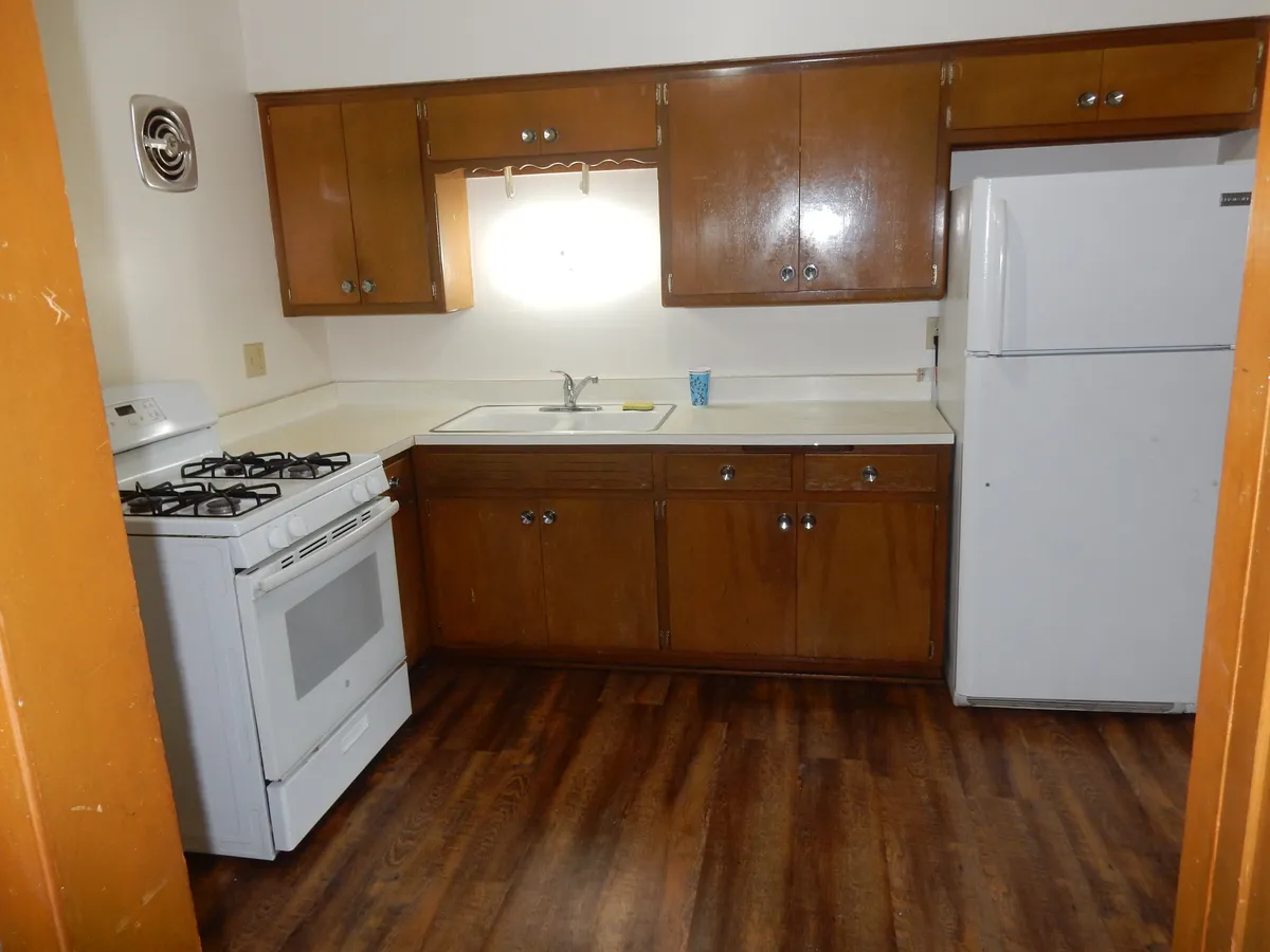 Kitchen - 4210 S 51st St #5