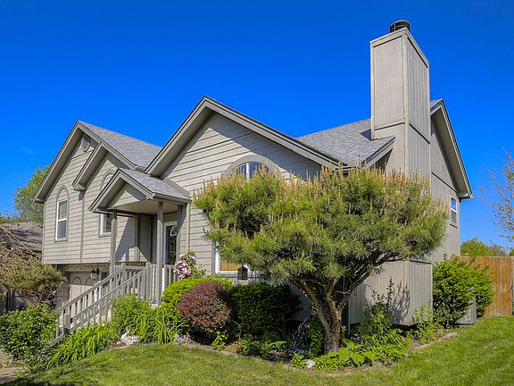 3rd image of 1208 N Ponca Dr