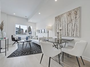 453 35th Ave NW, Calgary, AB T2K 0C2