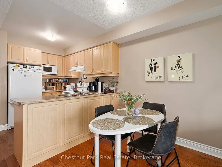 91 Raglan St #412 — Photo 10