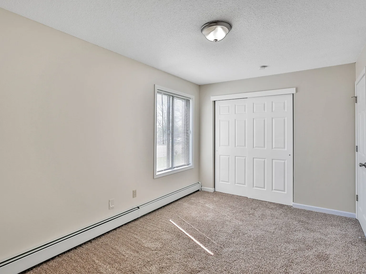 Eagle Pointe Apartments — Photo 4