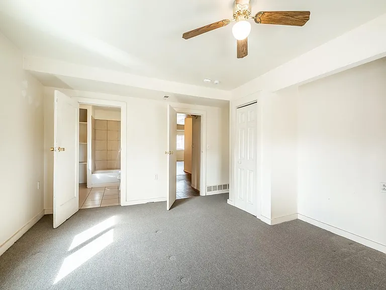 2410 W 13th St — Photo 17