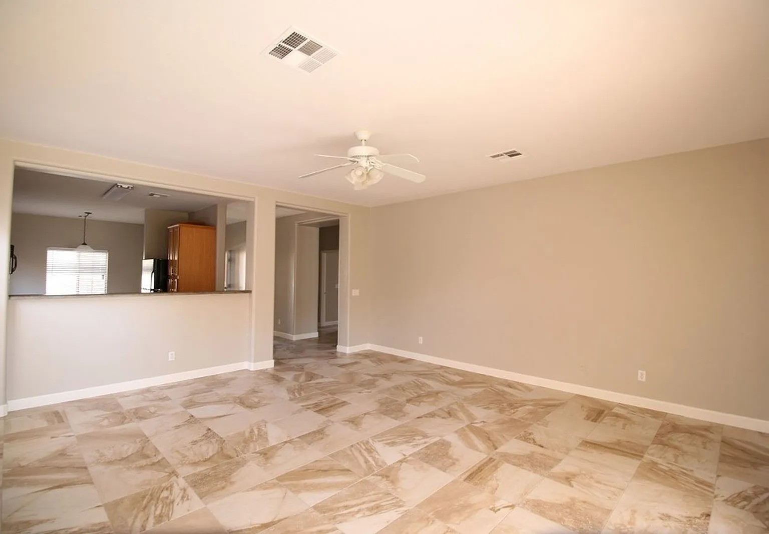 3 bed, 2.0 bath, 1506 sqft, $1,995 — Photo 3