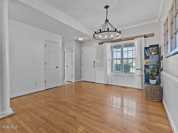 4th image of 1027 Kenan Drive