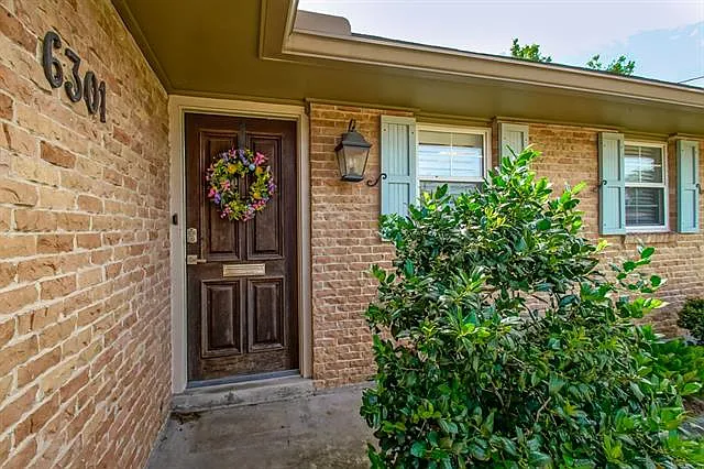 3 bed, 2.0 bath, 1701 sqft, $2,500 — Photo 2