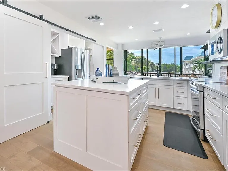 3105 Riviera Dr #A201 — Photo 12