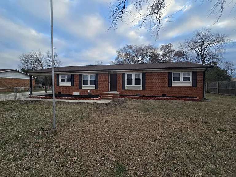 1443 Larkhall Dr — Photo 1