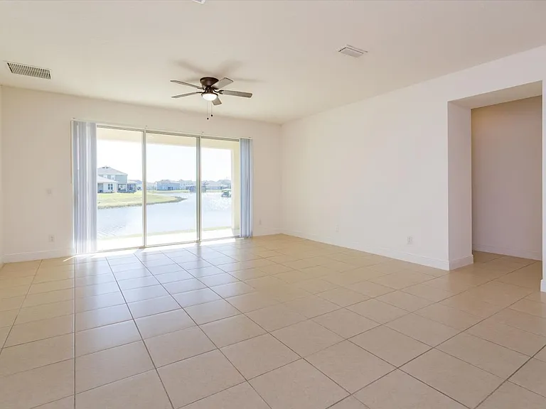 4956 Blanche Ct — Photo 5