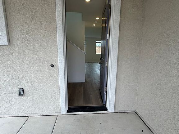 4th image of 8404 Sinesky Way
