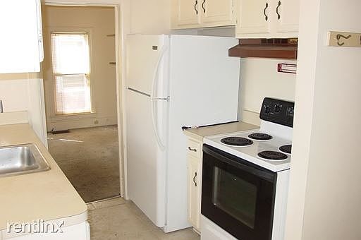 934-1-kitchen