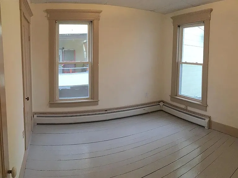 267 Cartier St #1 — Photo 4