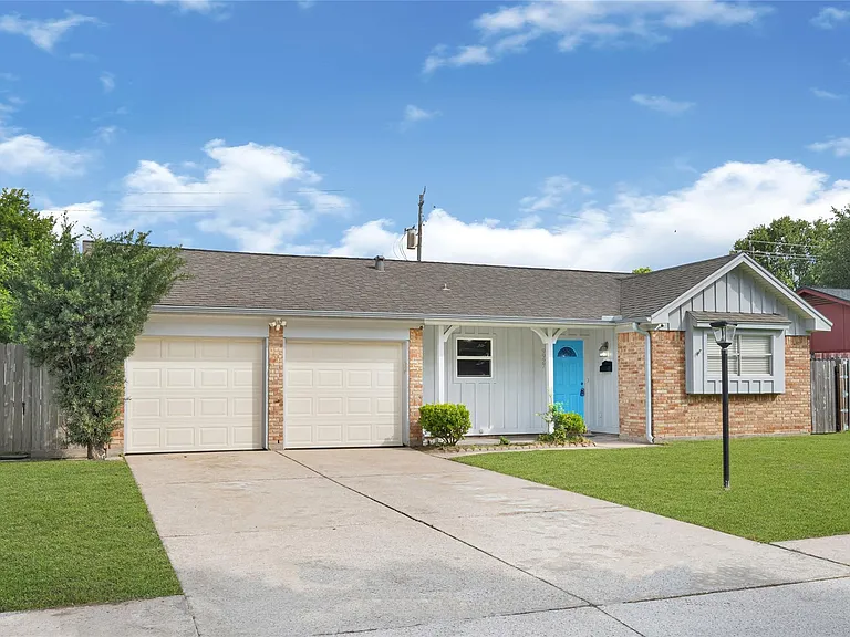 9927 Southport Dr — Photo 1