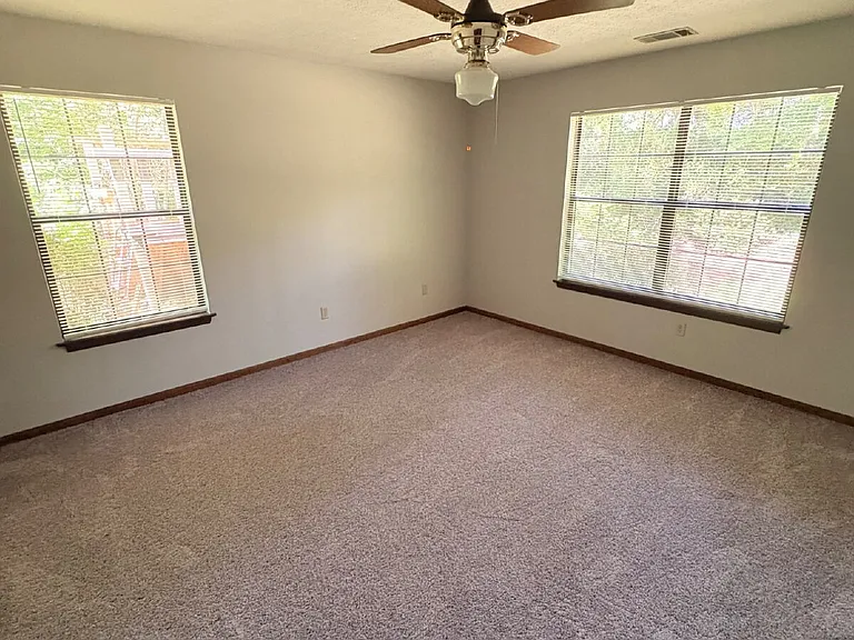 6329 Rolling Hills Dr — Photo 9