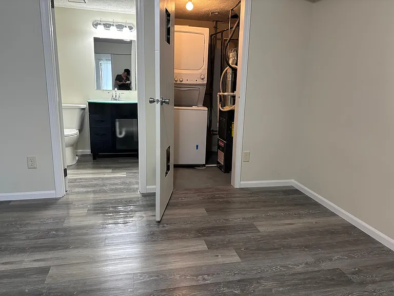 700 N Adelaide St #46 — Photo 12