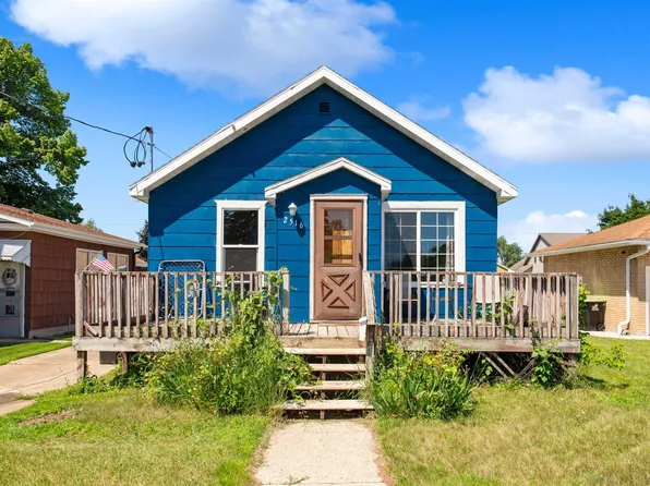 2516 16th Ave, Menominee, MI 49858