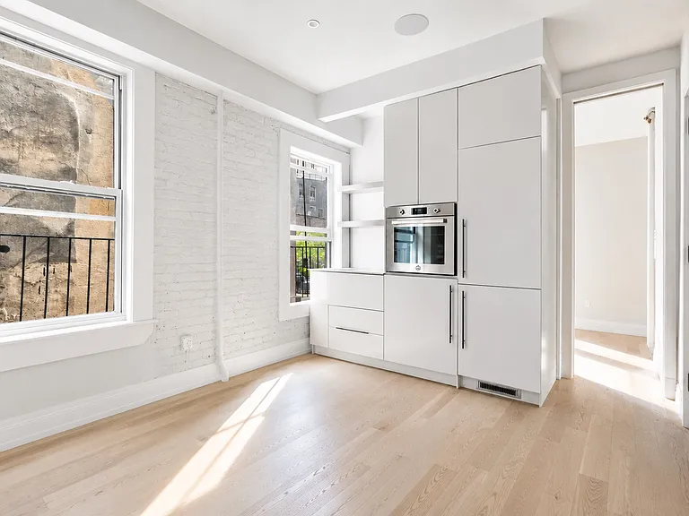 241 W 13th St #6 — Photo 2