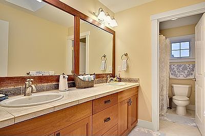 Full Upstairs Bathroom
