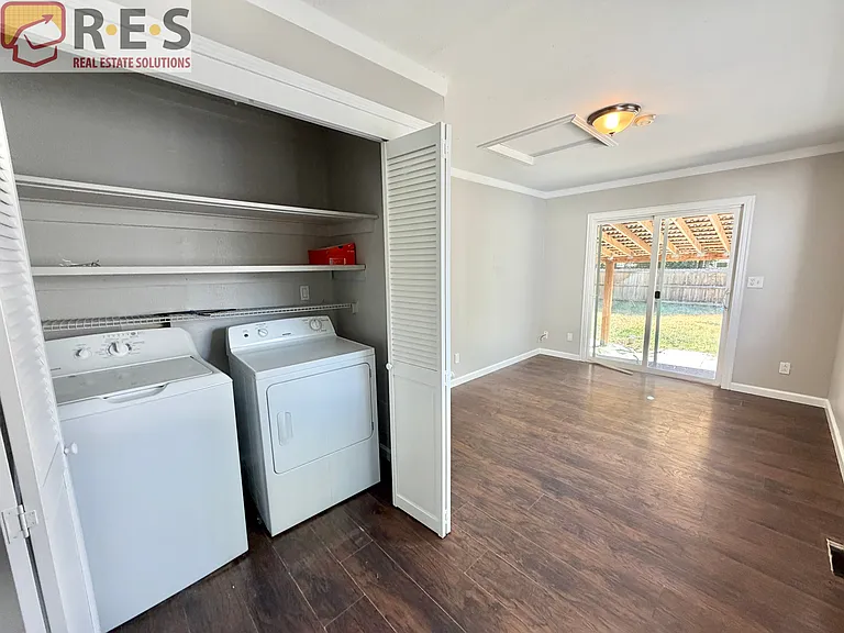 1738 Verbena St — Photo 10