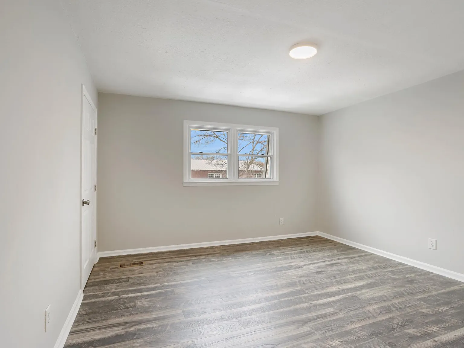 Maplewood Apartments — Photo 4