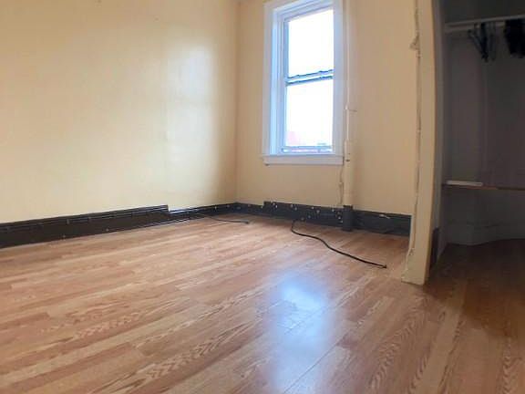 2nd image of 2840 35th St #3