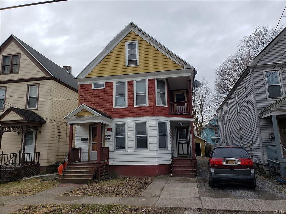 2nd image of 926 Elizabeth St